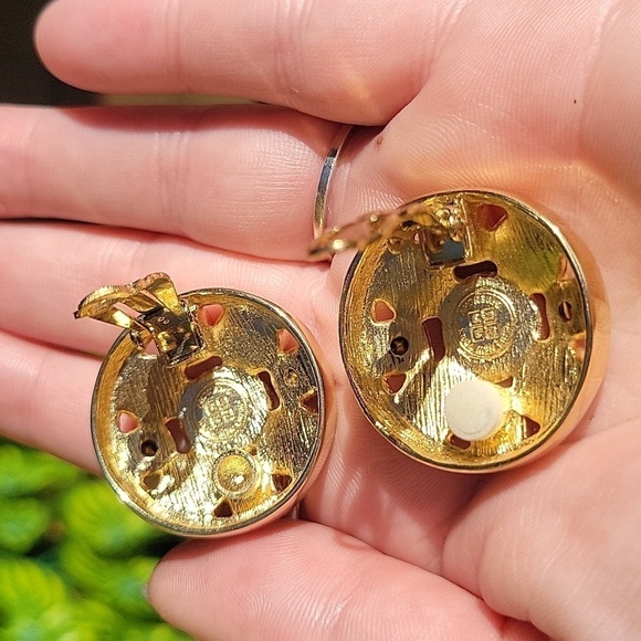 Givenchy Vintage Gold Rhinestone Pearl Circle Clip On Earrings Mob Wife - Picture 7 of 10